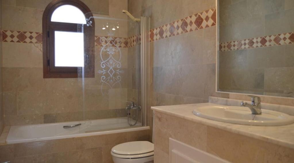 Villamartin, Lovely 2 Bed House, Short Walk To The Plaza. オリウエラ エクステリア 写真