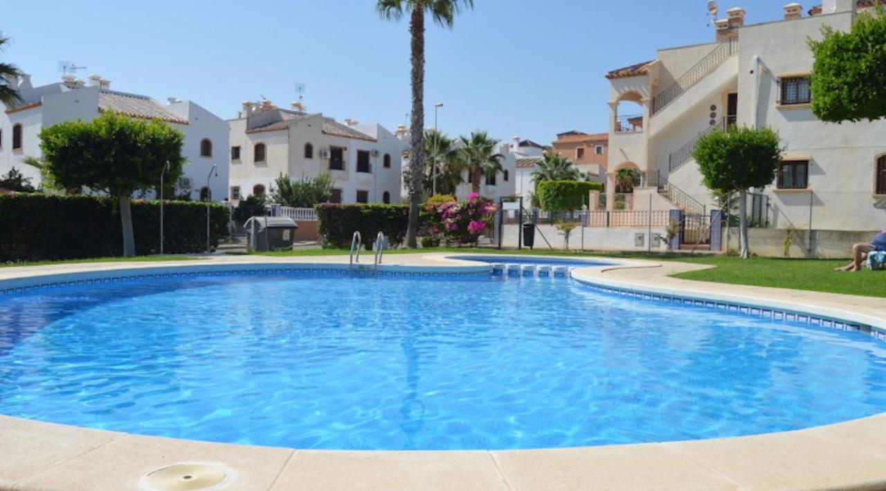 Villamartin, Lovely 2 Bed House, Short Walk To The Plaza. オリウエラ エクステリア 写真
