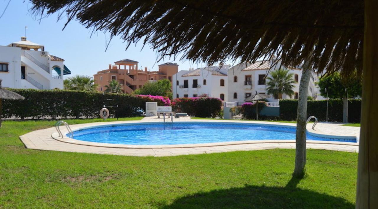 Villamartin, Lovely 2 Bed House, Short Walk To The Plaza. オリウエラ エクステリア 写真
